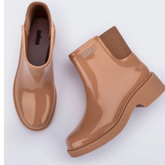 MELISSA Shoes - MELISSA Chelsea Boot ZIZE 9